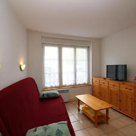 Apartment 2 Pieces Au Mont-dore, 300m Des Thermes, Rez-de-chaussee, Classe 2 Etoiles - Fr-1-608-112 *