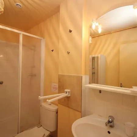 2 Pieces Au Mont-dore, 300m Des Thermes, Rez-de-chaussee, Classe 2 Etoiles - Fr-1-608-112 Apartment