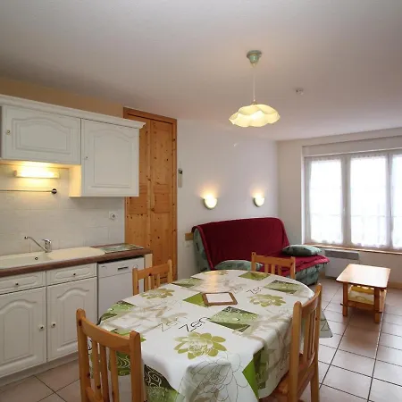Apartment 2 Pieces Au Mont-dore, 300m Des Thermes, Rez-de-chaussee, Classe 2 Etoiles - Fr-1-608-112 *